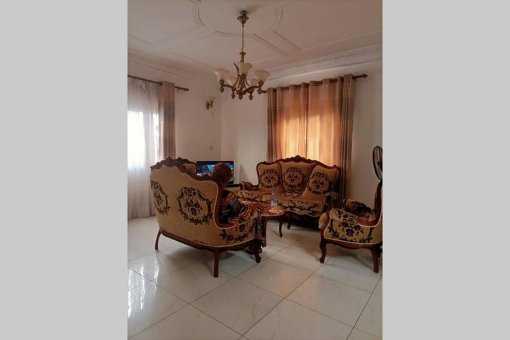 Residence Jeanne A Yaounde Odza Messamengo Exterior foto