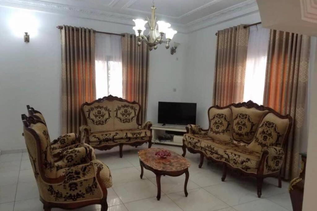 Residence Jeanne A Yaounde Odza Messamengo Exterior foto